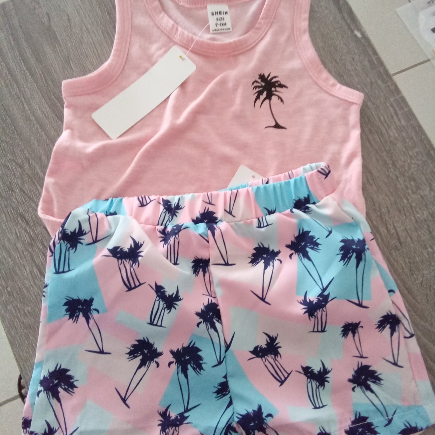 Palm print bottom with peach top