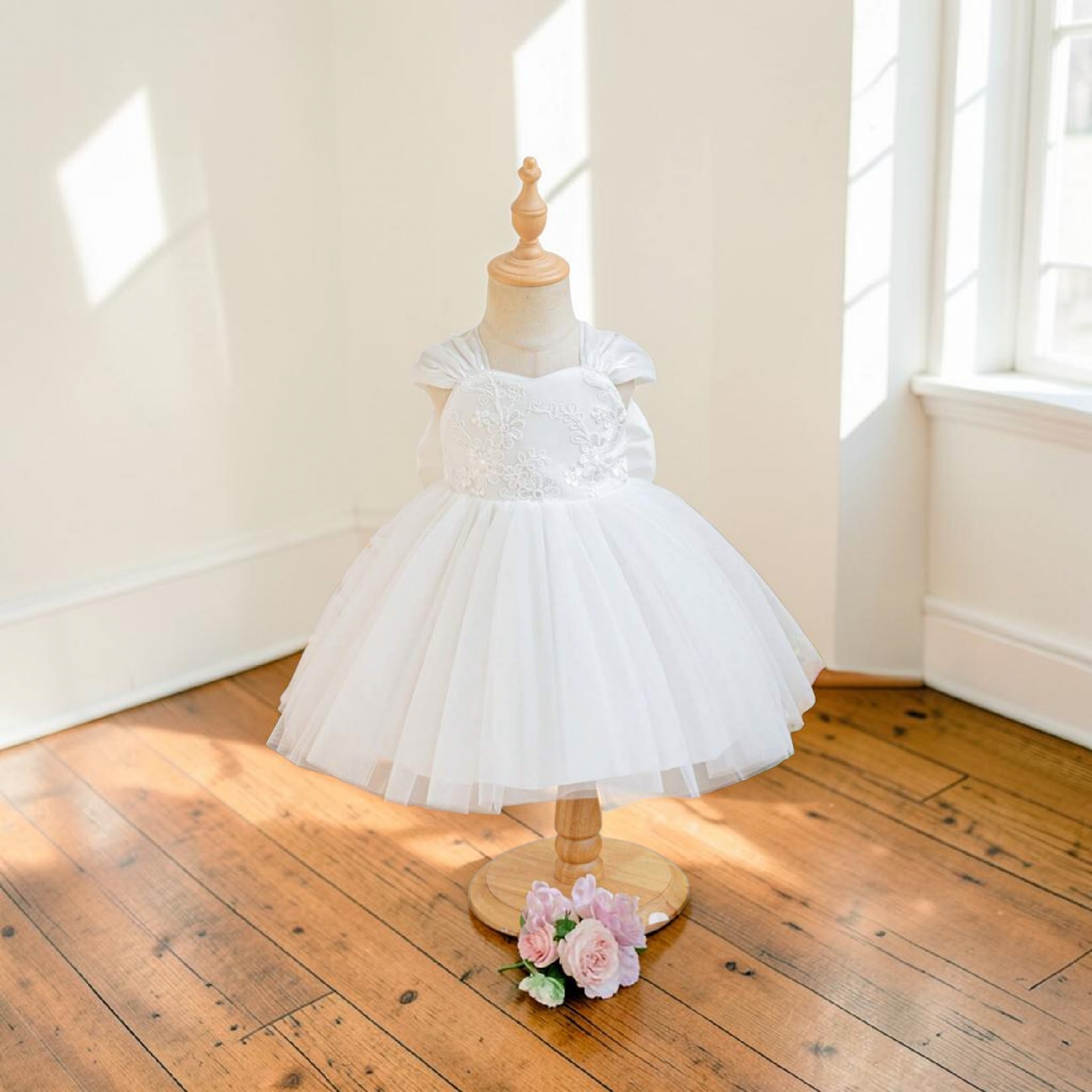 Baby white dress 2k6