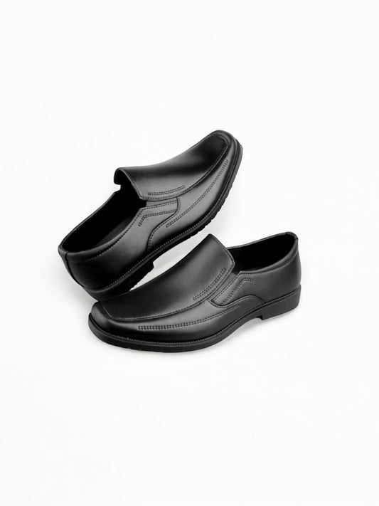 Boys slip resistant black school shoes