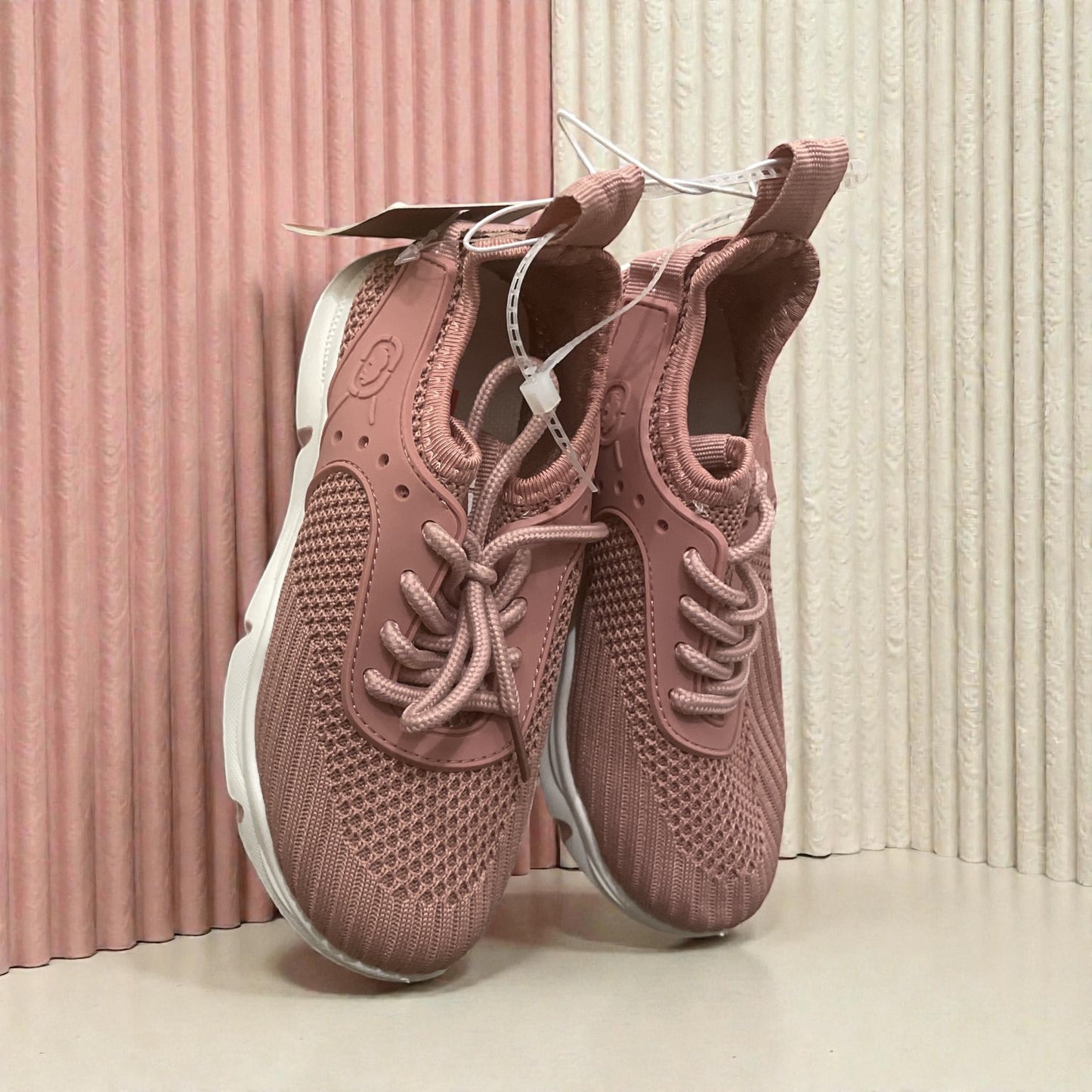 Pink & white girls sneakers