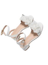 Girl white formal shoes with flowers on top 2k5