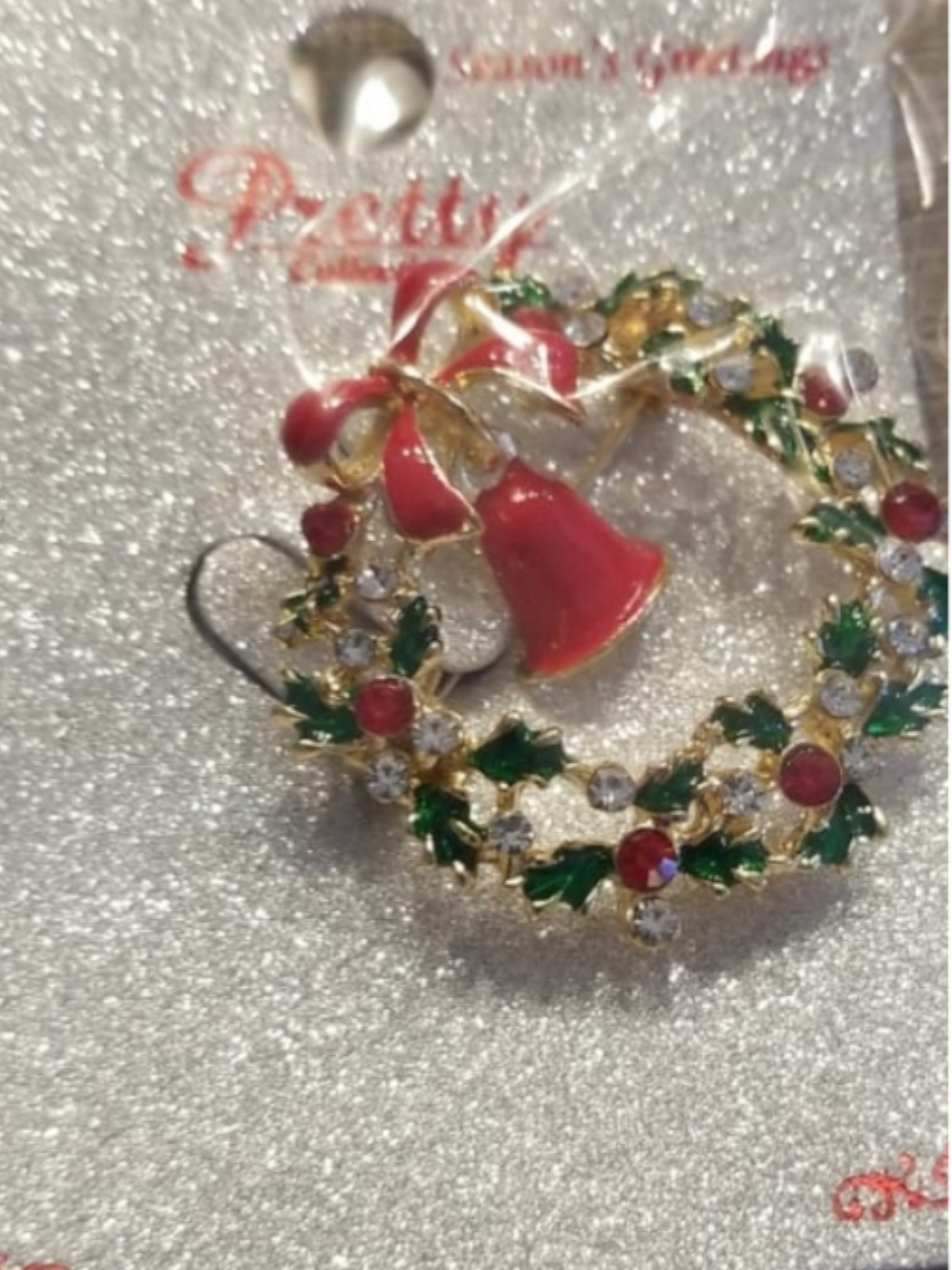 Christmas brooches 2k3