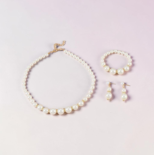 Girls pearl  necklace set