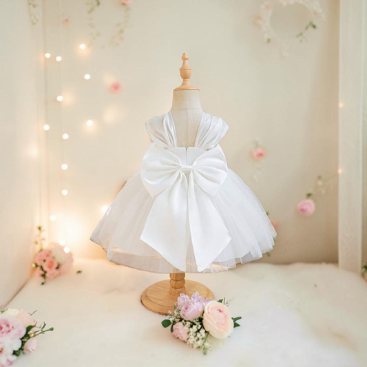 Baby white dress 2k6